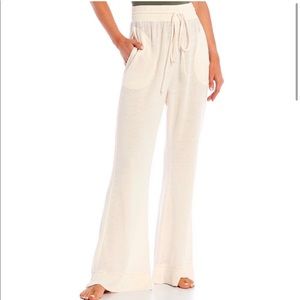 Free people flare pants NWT 💕💕🛒